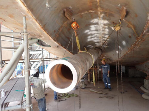 Menawethan - installing port outer stern tube - April 2025