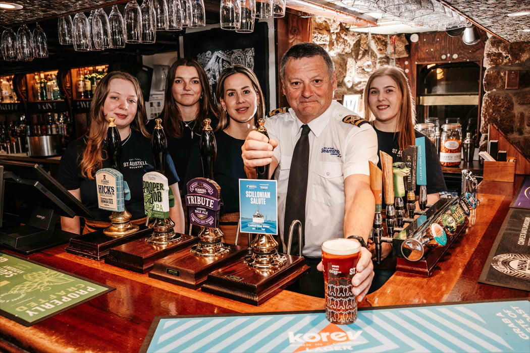 Scillonian III Master Dave Redgrave pulls the first pint of Scillonian Salute at The Atlantic Inn on St Mary’s.